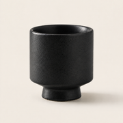 OrienX Tasse sur pied — Graphite — vue trois-quarts