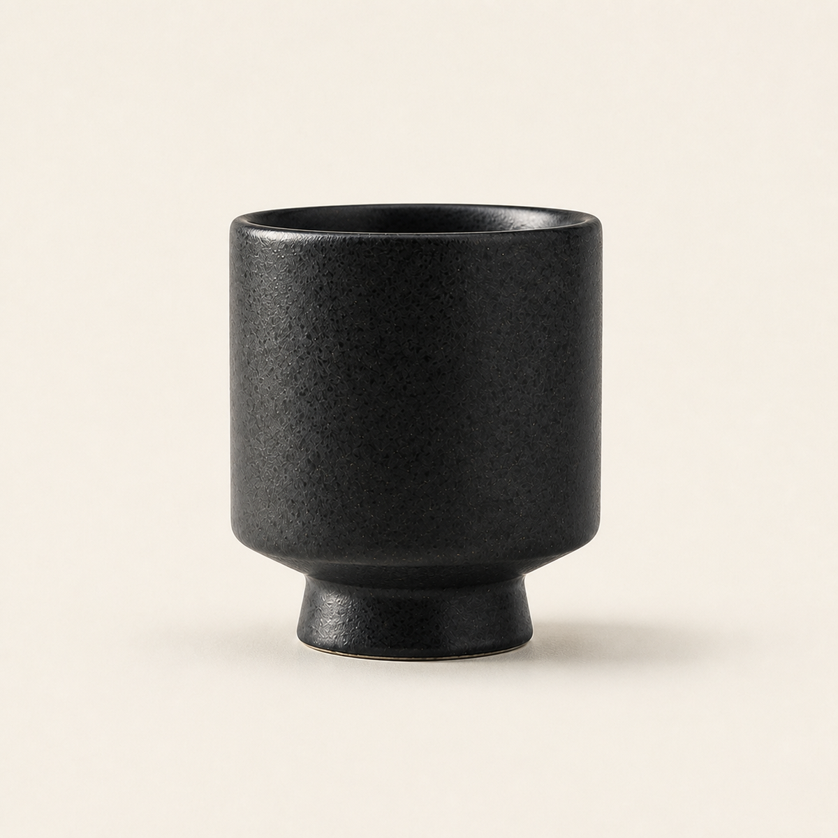 OrienX Tasse sur pied — Graphite — vue à hauteur de la pièce